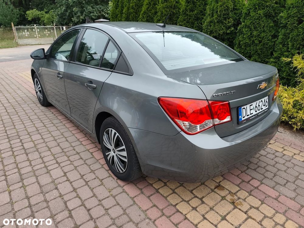 Chevrolet Cruze 1.6 - 3