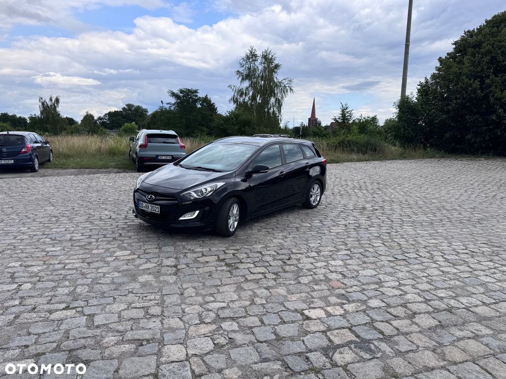 Hyundai i30 i30cw 1.6 CRDi Fifa World Cup Edition - 12
