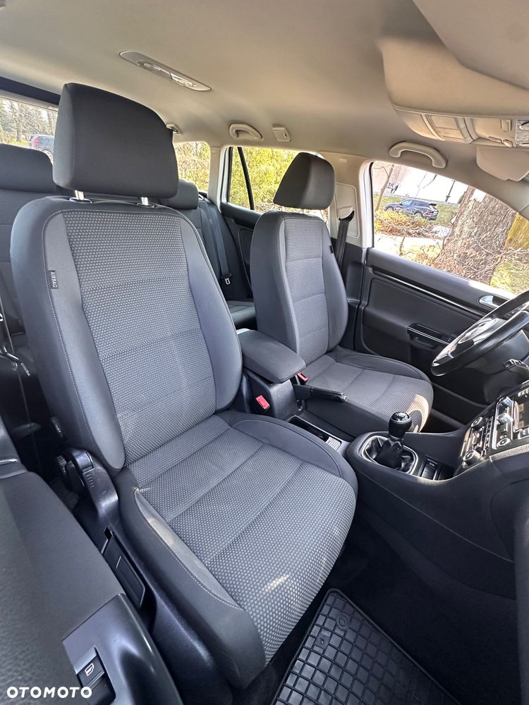 Volkswagen Golf 1.6 TDI DPF Style - 27