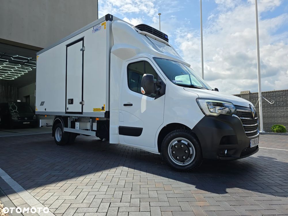 Renault MASTER CHŁODNIA 8 PALET Carrier XARIOS 350 -20*C +20*C 230V STACJONARNE PODŁĄNCZENIE TYLN OŚ BLIŻNIACZA WZMOCNIONA SALON POLSKA 125Tyś km SERWIS ASO RENO DO OSTATNIEGO Km GWARANCJA BOGATA OPCJA WYPOSAŻENIA LEDY HALOGENY TEMPOMAT FOTEL KIEROWCY PNEŁMATYCZNY - 5