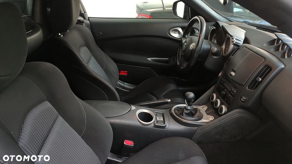 Nissan 370 Z - 32