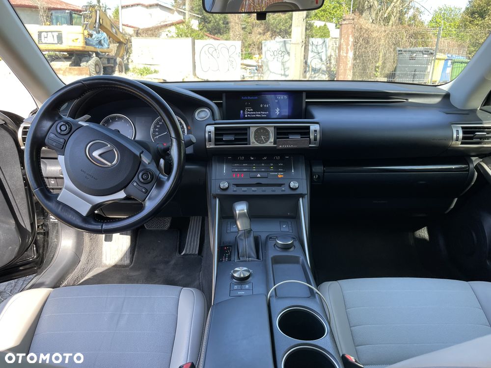 Lexus IS 200t Elite - 19