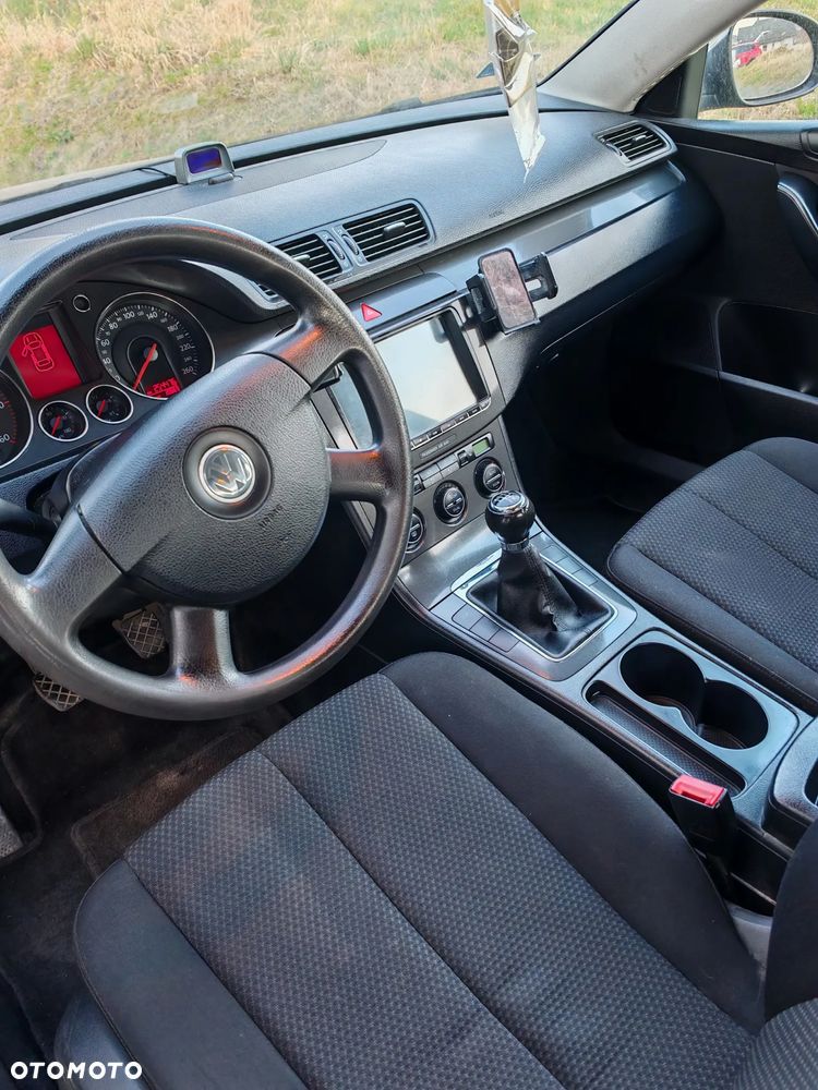 Volkswagen Passat 1.9 TDI Comfortline - 6