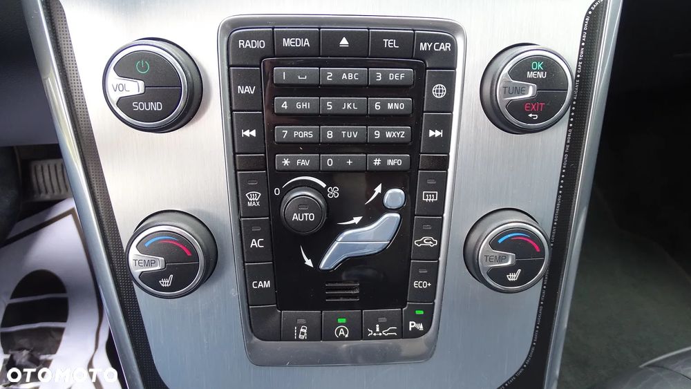 Volvo XC 60 D3 Drive-E Ocean Race - 24