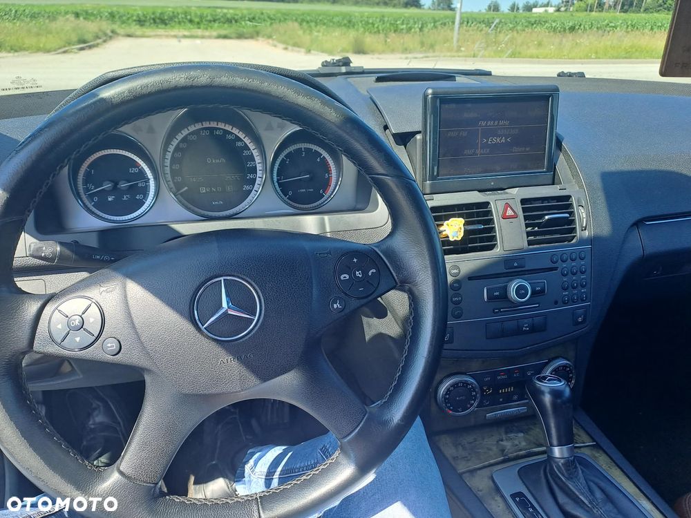 Mercedes-Benz Klasa C 200 CDI DPF (BlueEFFICIENCY) 7G-TRONIC Avantgarde - 6