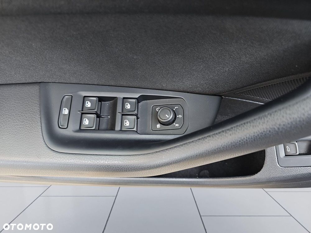 Volkswagen Passat Variant 1.5 TSI EVO Business DSG - 19