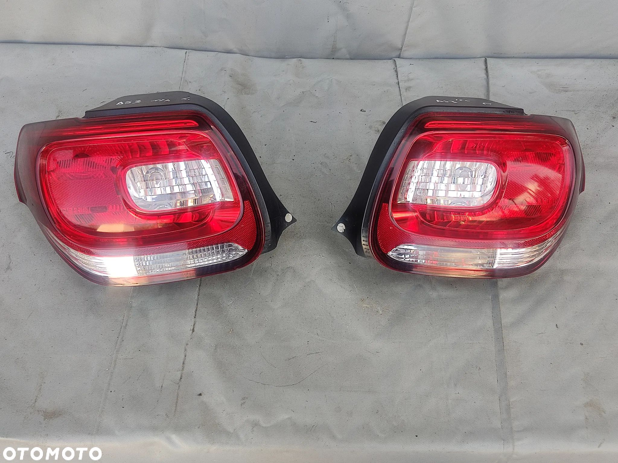 CITROEN DS3 08-15r LAMPA TYLNA TYŁ LEWA PRAWA 9676973380 9676973880 - 1