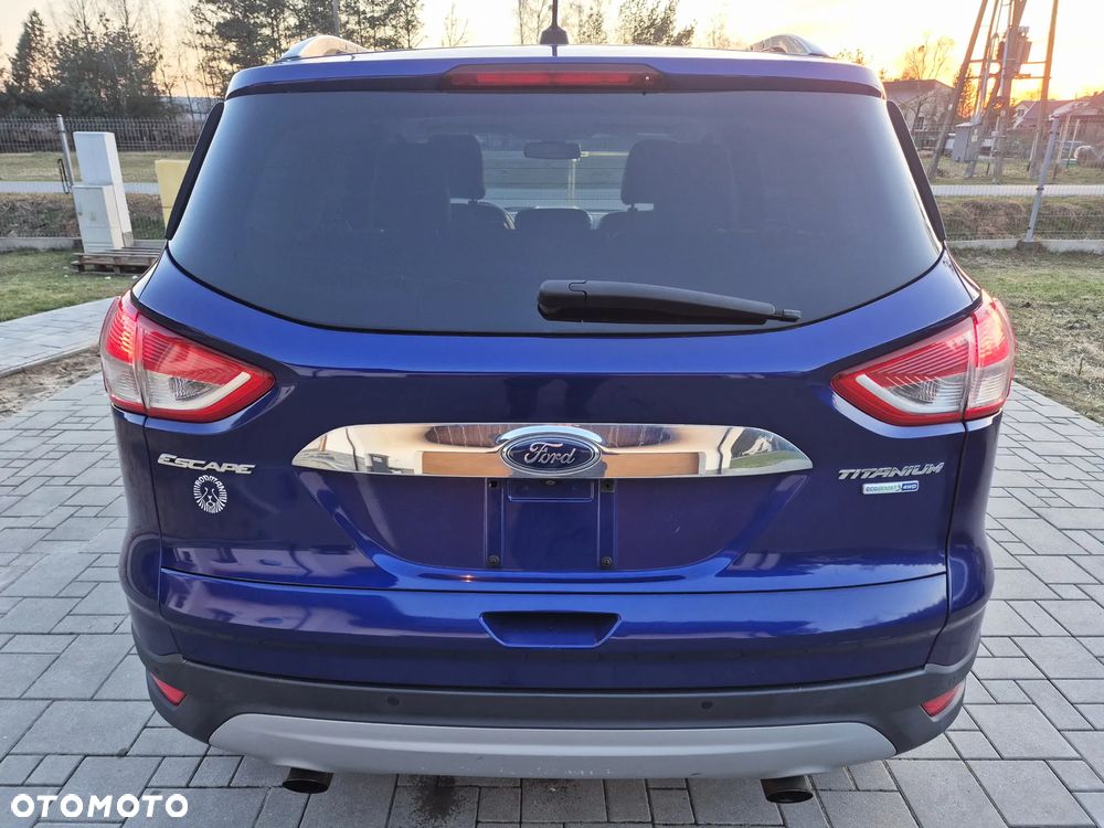Ford Escape 2.0 EcoBoost AWD Titanium - 4