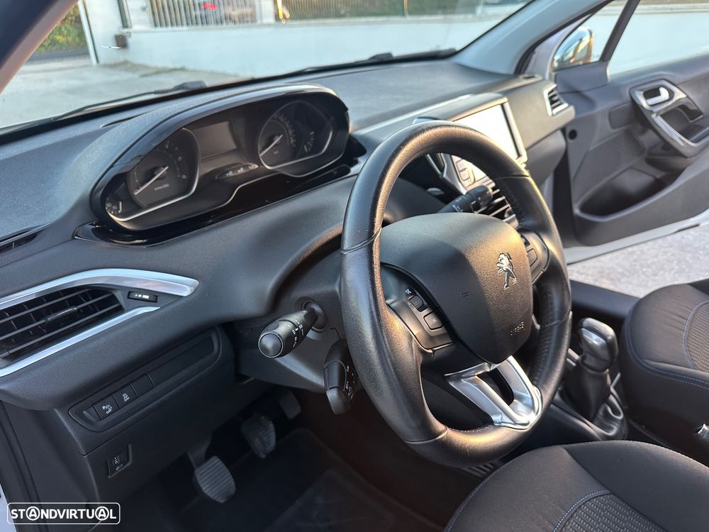 Peugeot 208 1.6 BlueHDi Style - 44