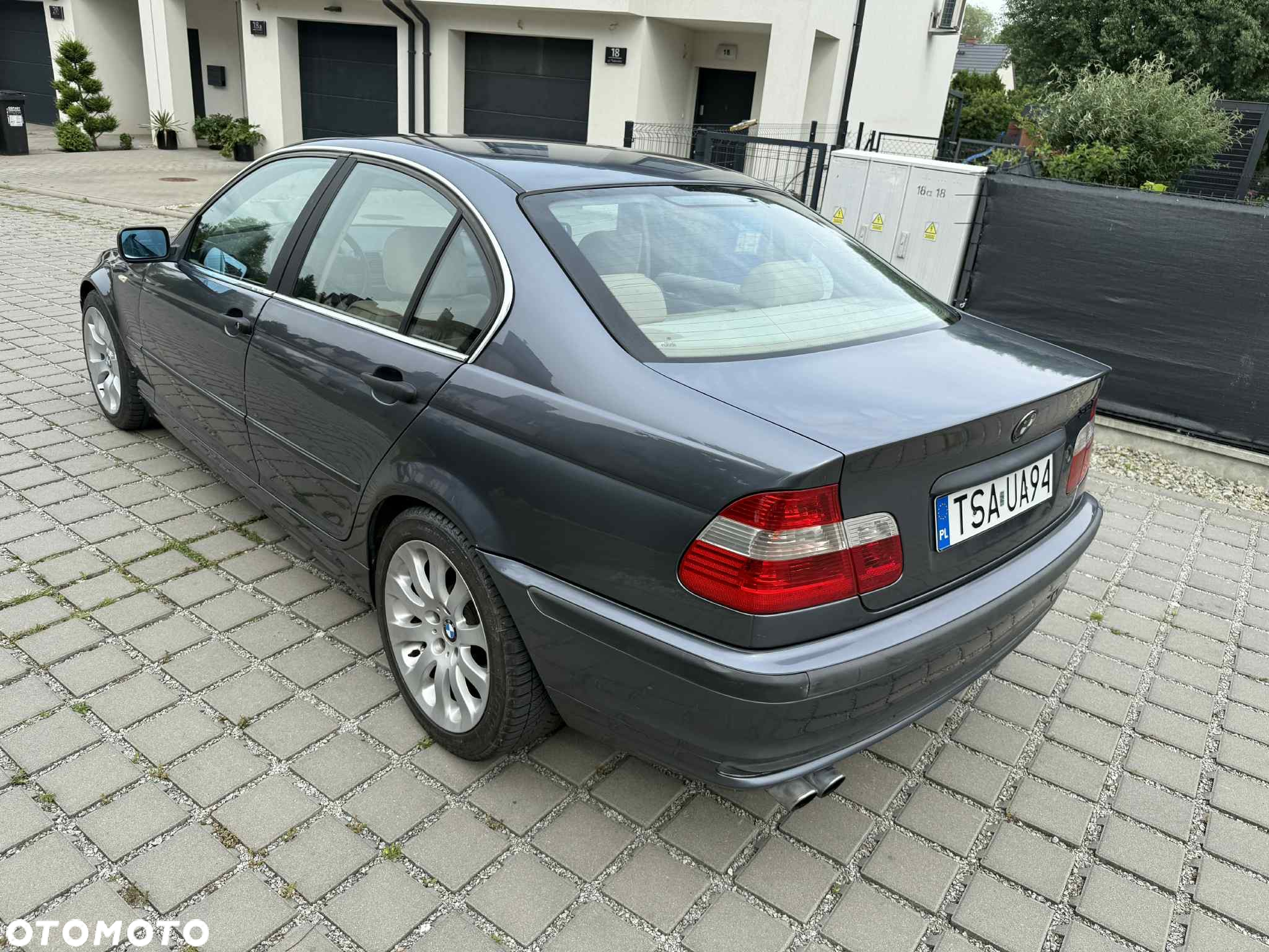 BMW Seria 3 330i - 7