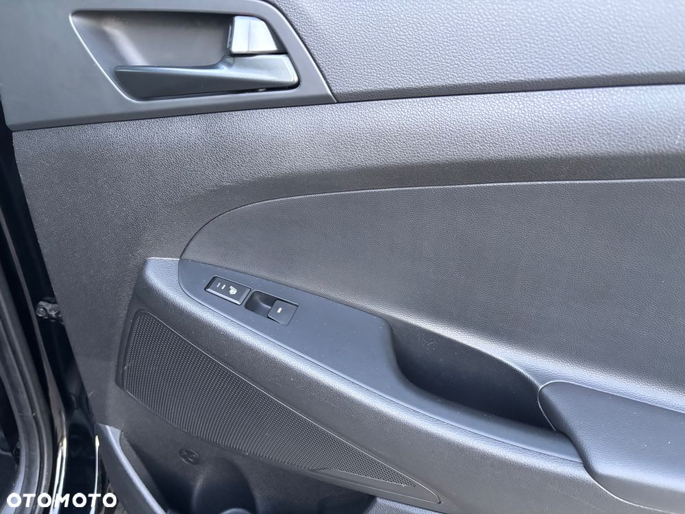 Hyundai Tucson 1.7 CRDI BlueDrive Style 2WD - 34