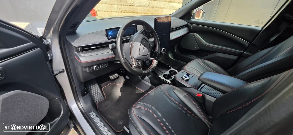 Ford Mustang Mach-E Premium - 11