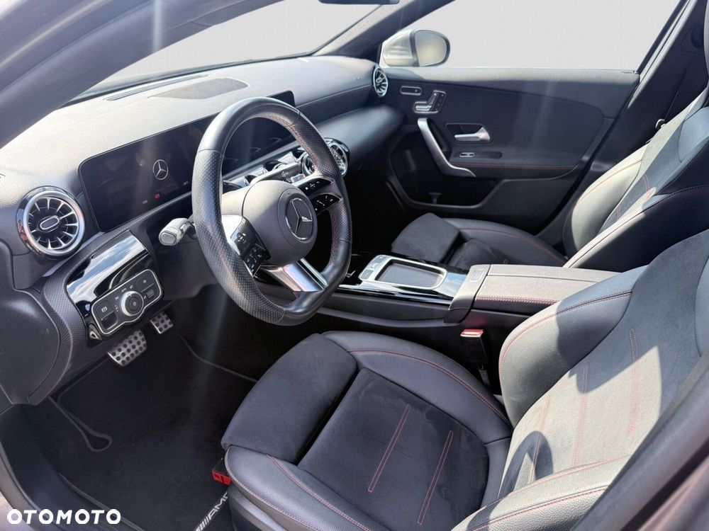 Mercedes-Benz Klasa A 220 4-Matic AMG Line 8G-DCT - 12