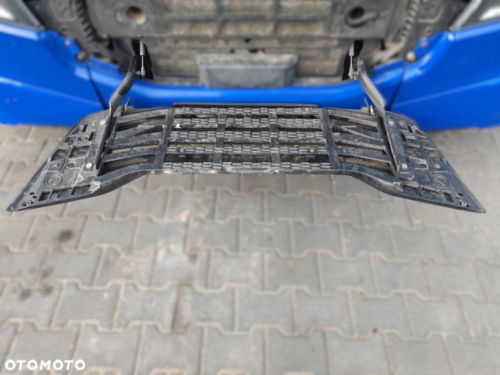 ATRAPA GRILL KABINY DOLNY IVECO S-WAY 2021 - 1