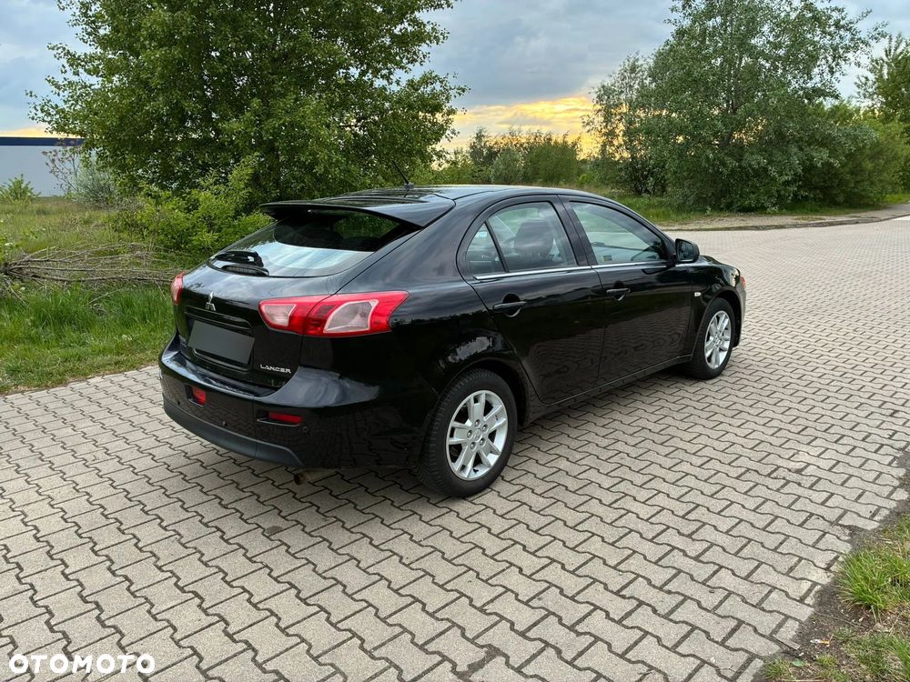 Mitsubishi Lancer 1.6 Invite - 4