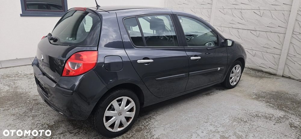 Renault Clio 1.2 16V 75 Expression - 7