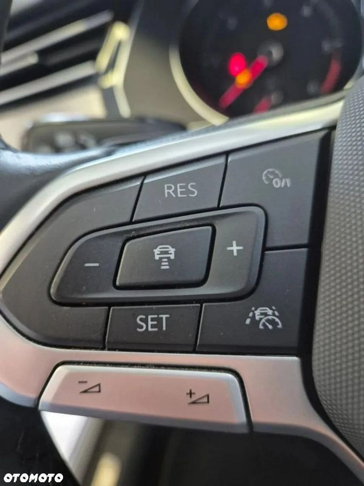 Volkswagen Passat 2.0 TDI Elegance DSG - 20