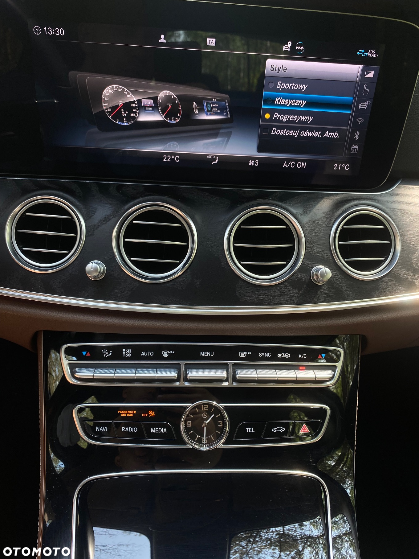 Mercedes-Benz Klasa E 220 d 4-Matic 9G-TRONIC - 34