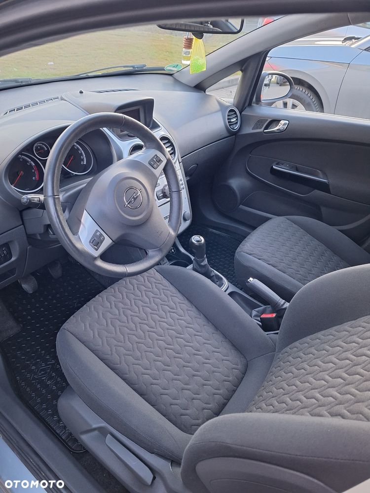 Opel Corsa - 8