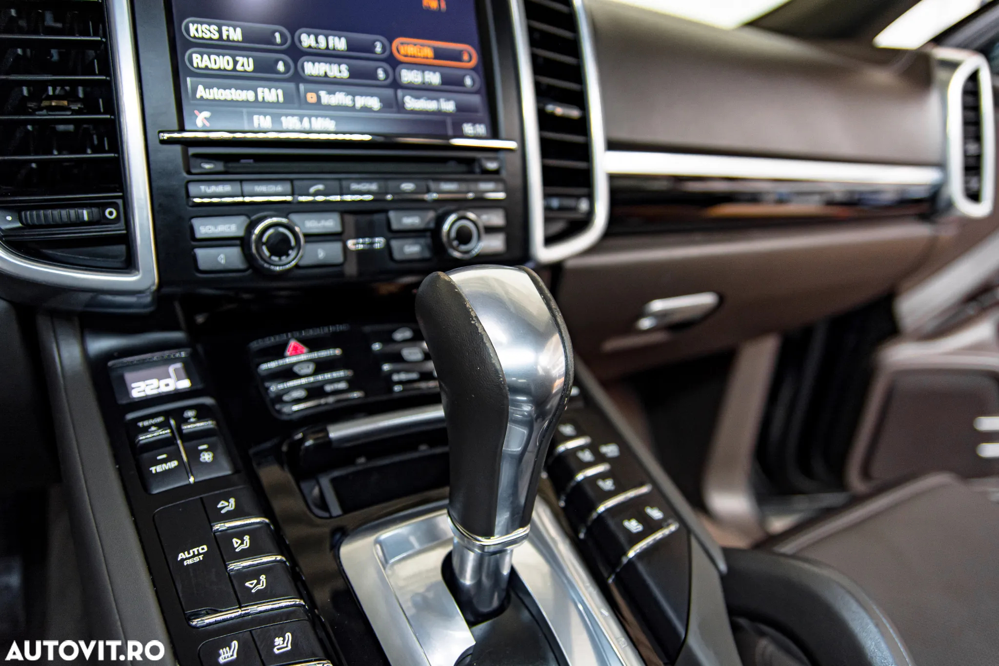 Porsche Cayenne 3.0 L - 26