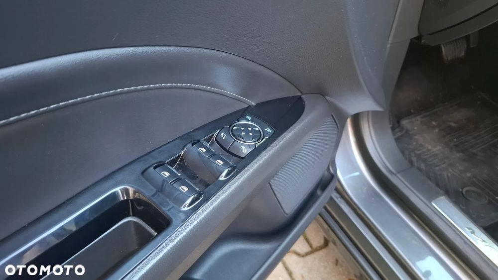Ford Mondeo SW 2.0 TDCi Titanium PowerShift - 26