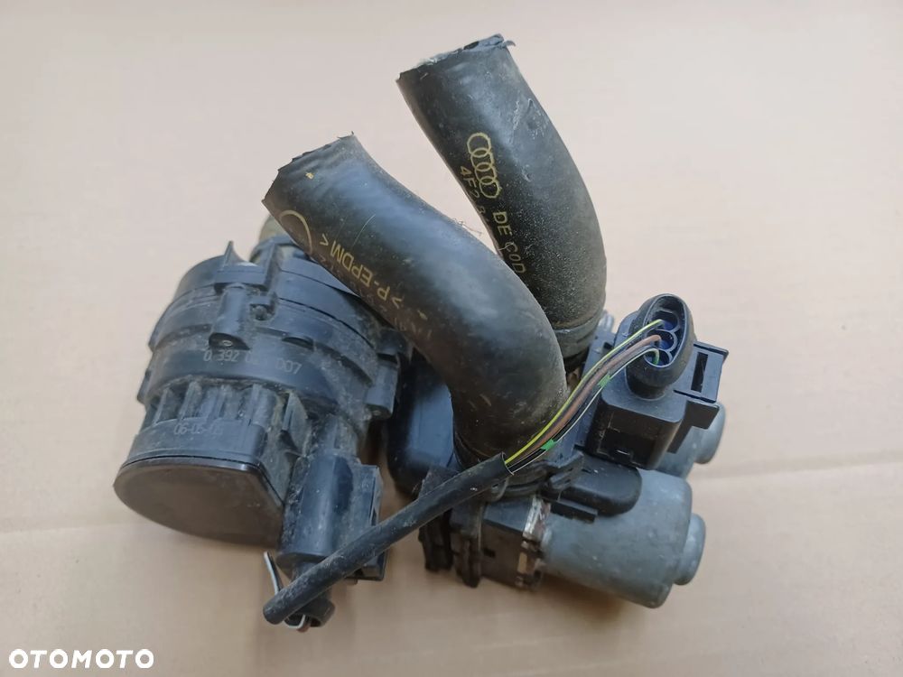 POMPKA WODY A6 C6 0392023007 - 1