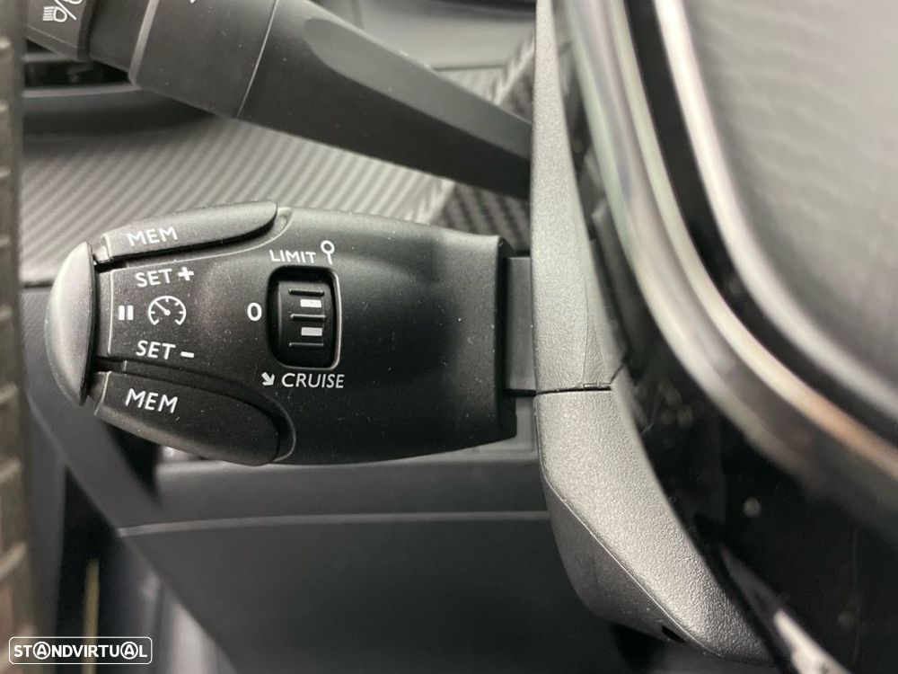 Peugeot 208 1.2 PureTech Active - 17