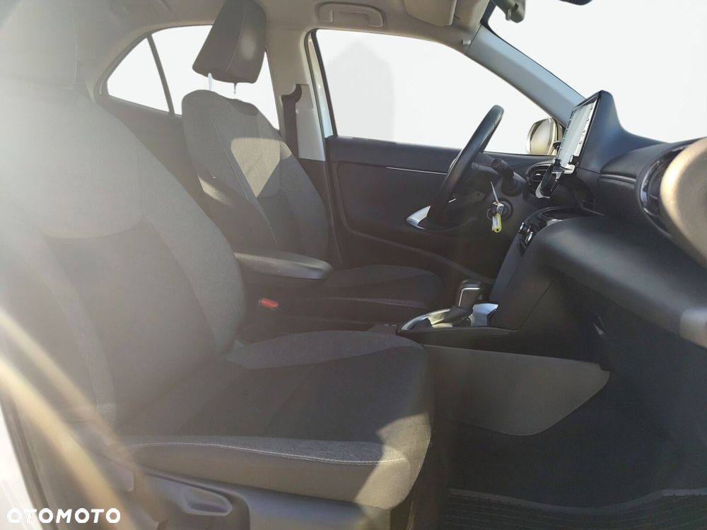 Toyota Yaris Cross - 19