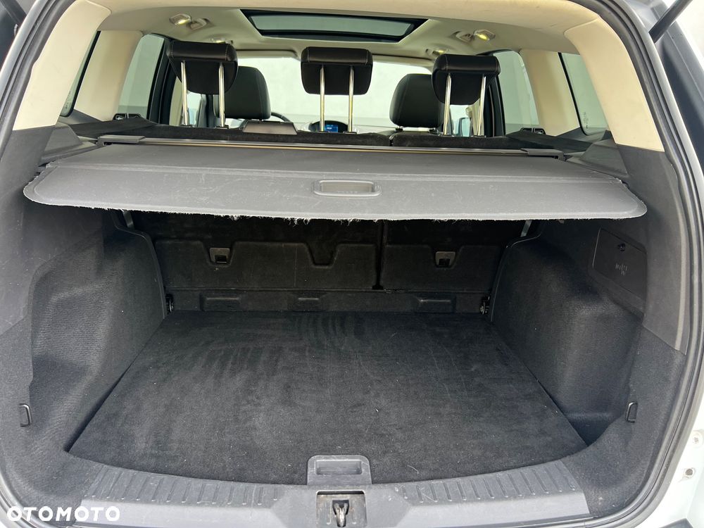 Ford Kuga 2.0 TDCi 2x4 Titanium - 25