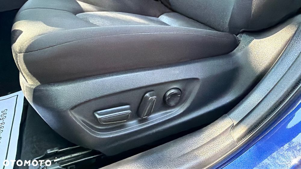 Toyota Camry 2.5 Hybrid Comfort CVT - 35