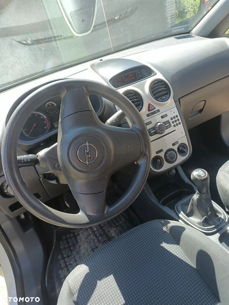 Opel Corsa - 4