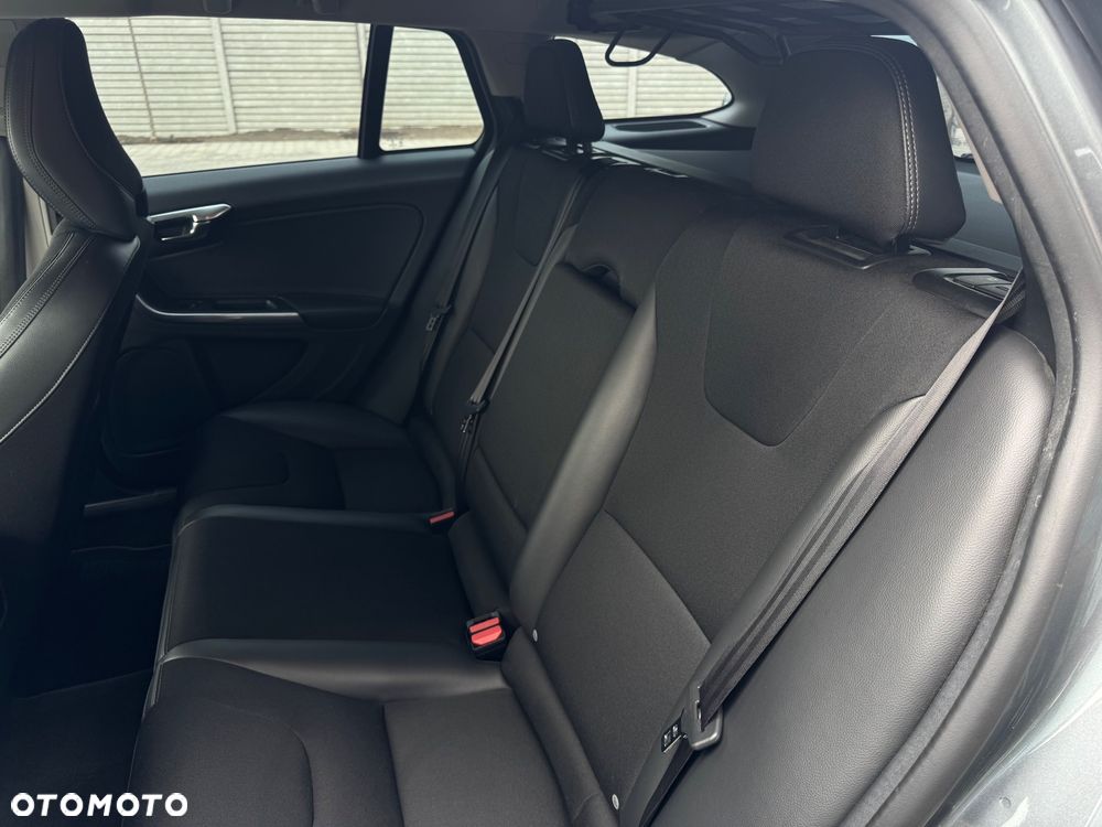 Volvo V60 D3 Drive-E Summum - 31