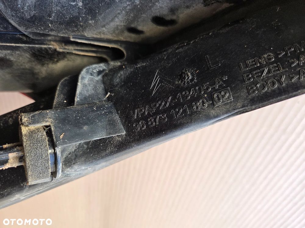 Lampa tylna lewa Citroen C4 II B7 - 10