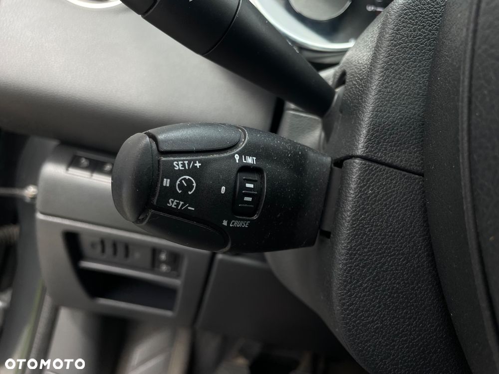 Peugeot 3008 1.6 HDi Access - 17
