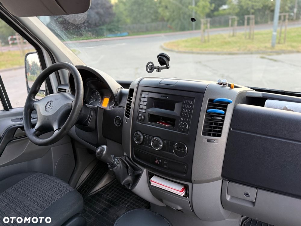 Mercedes-Benz Sprinter - 14