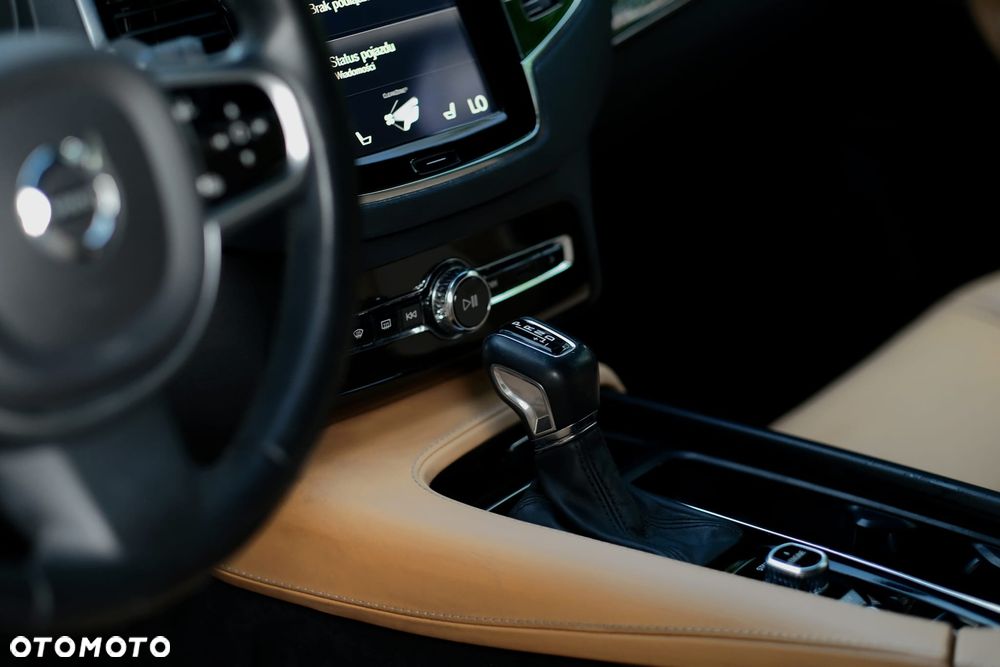 Volvo XC 90 T6 AWD Momentum - 22
