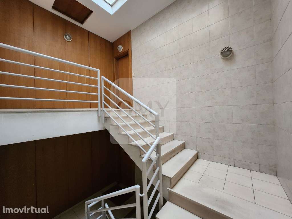 Na Rua Cidade Espinho em Vila Real, T4+1 com Sótão Habitável - Grande imagem: 2/36