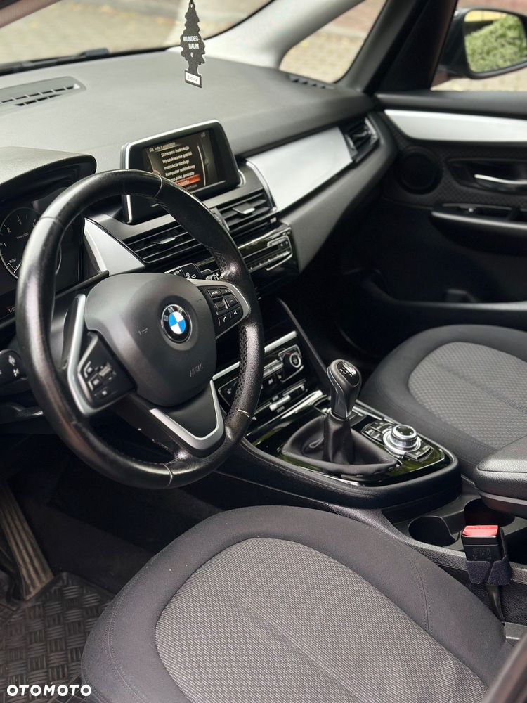BMW Seria 2 218d - 13