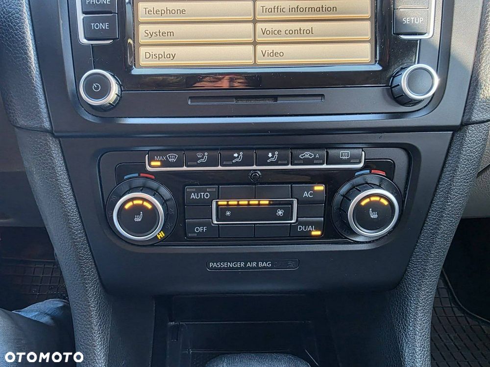 Volkswagen Golf 2.0 TDI DPF DSG Tour Edition - 24