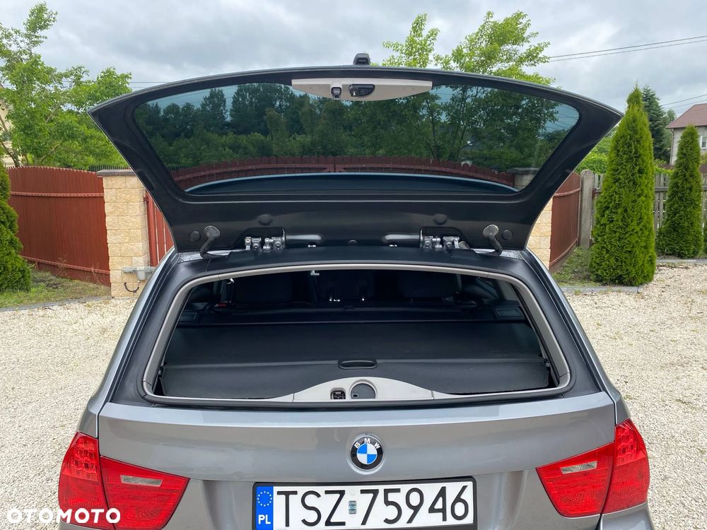 BMW Seria 3 318i - 25