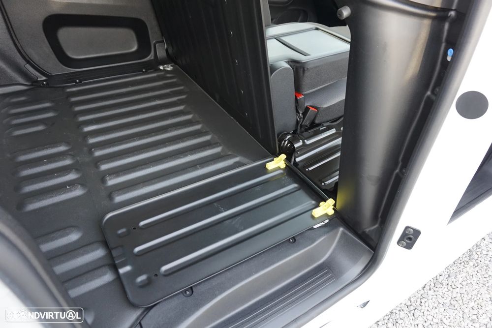 Opel Combo CDTI 102 Enjoy IVA dedutível - 32