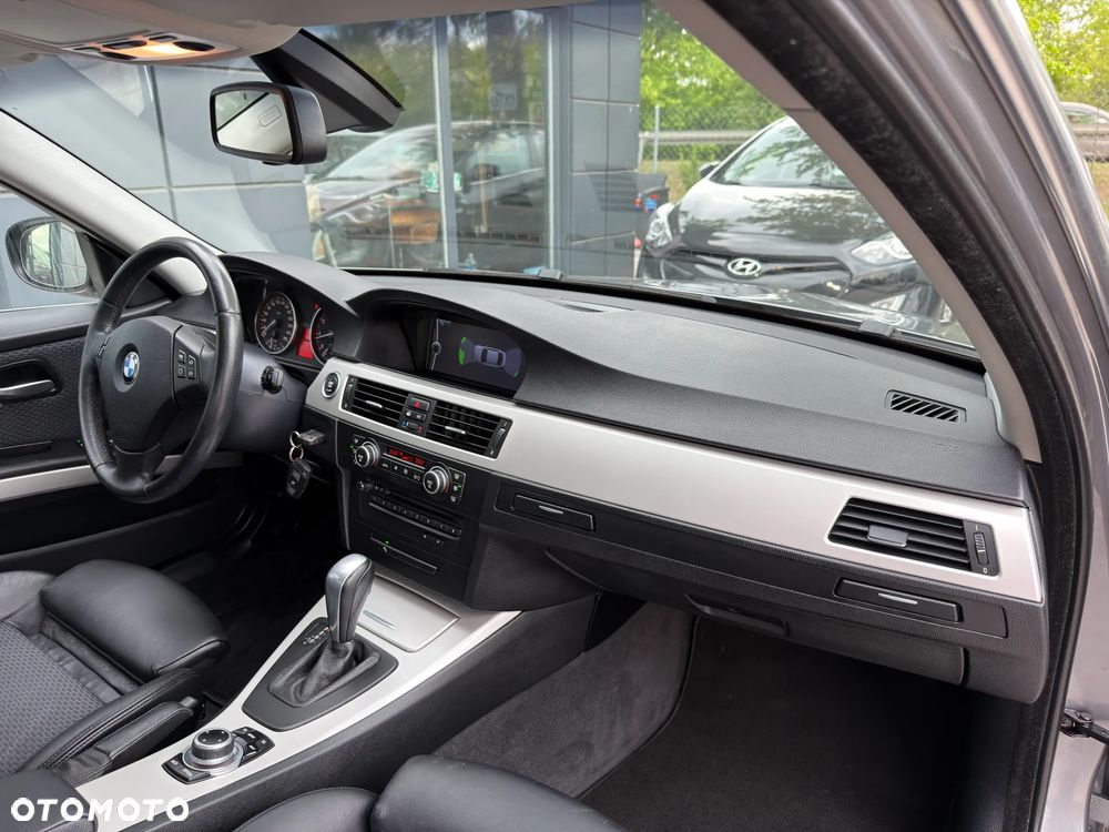 BMW Seria 3 325i Edition Exclusive - 9