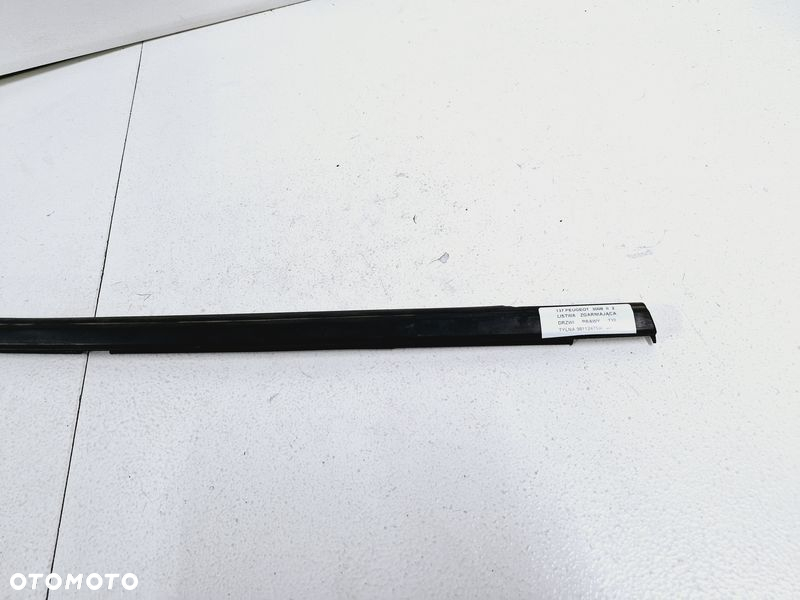 PEUGEOT 3008 2 II LISTWA ZGARNIAJĄCA DRZWI PRAWY TYŁ PRAWA TYLNA 9811247580 - 3