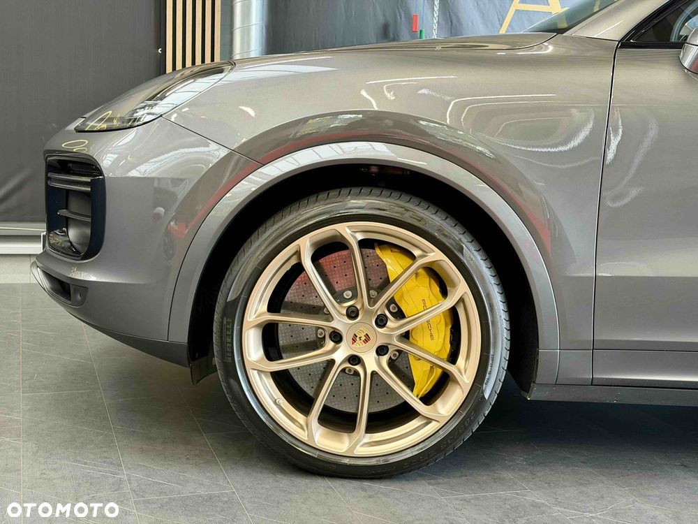 Porsche Cayenne Turbo - 30