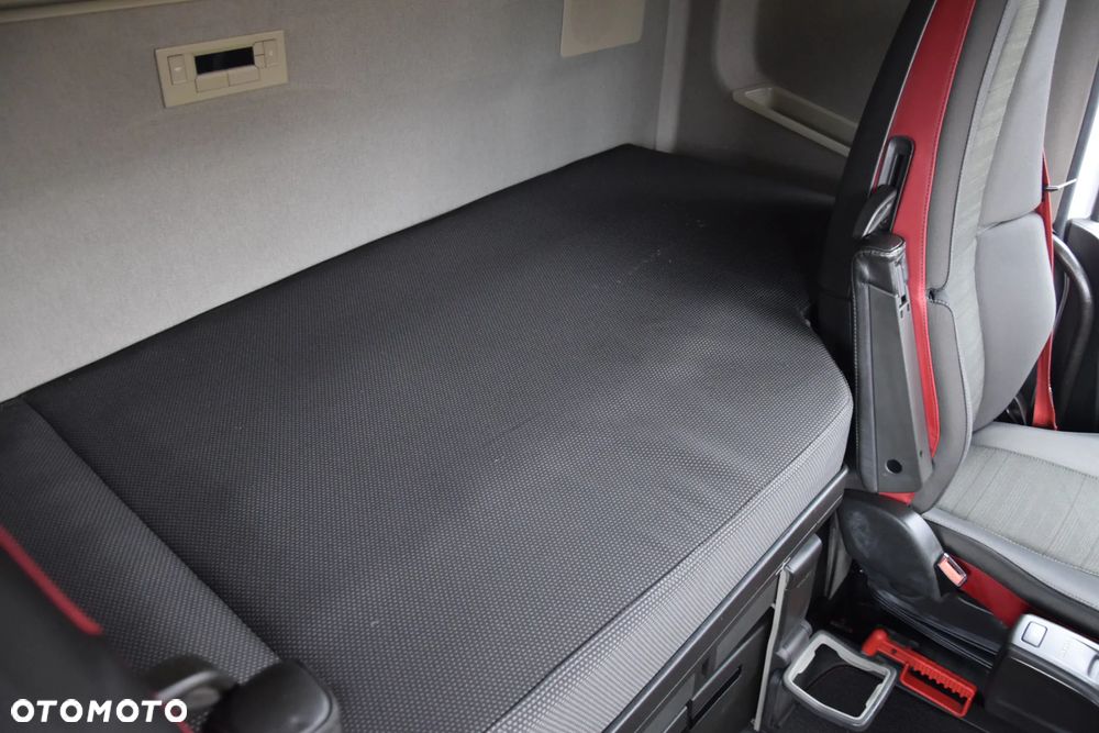 Volvo FH500 / NISKA KABINA / HYDRAULIKA / EURO 6 / ACC / LEDY / ALUFELGI / SERWISOWANY / SPROWADZONY - 33