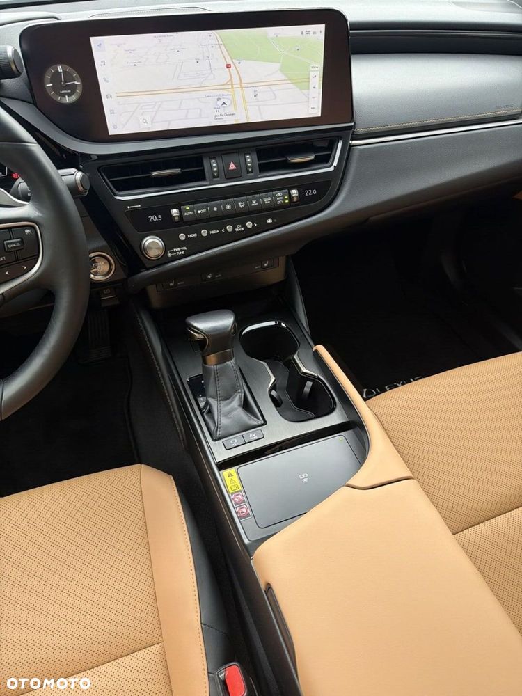 Lexus ES 300h Business Edition - 14