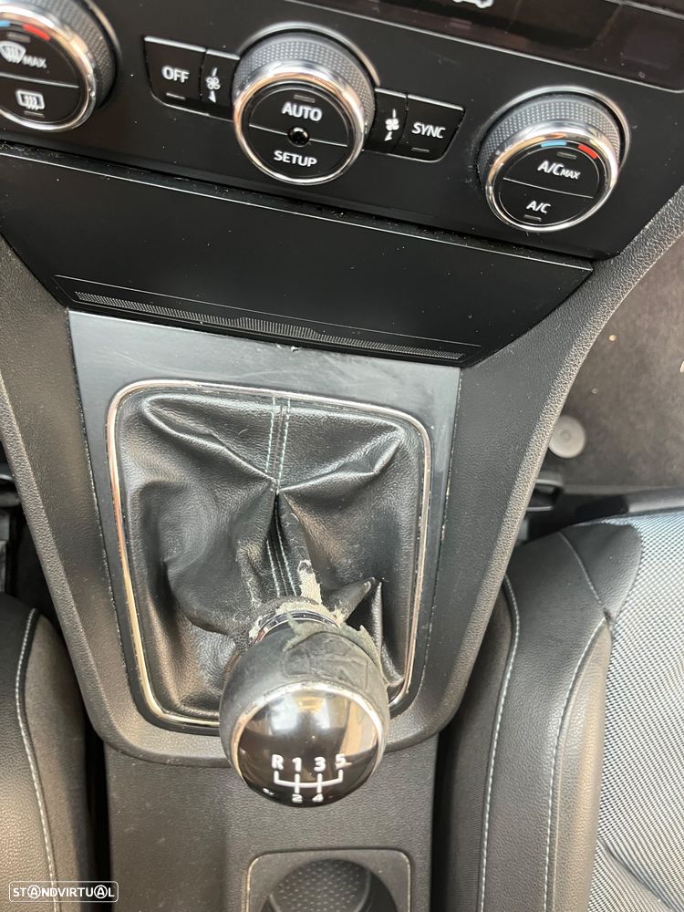 SEAT Leon 1.6 TDI DPF Ecomotive Style - 31