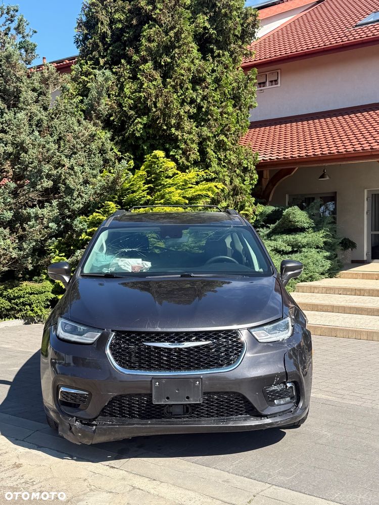 Chrysler Pacifica - 3