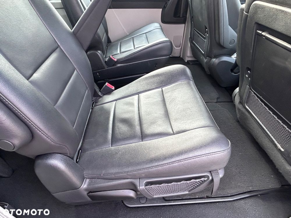 Chrysler Grand Voyager - 27