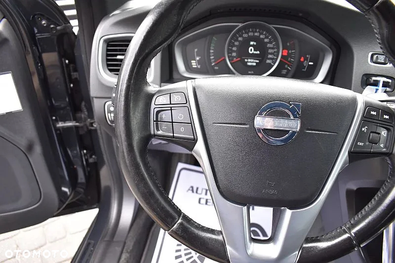 Volvo V60 D4 Momentum - 16